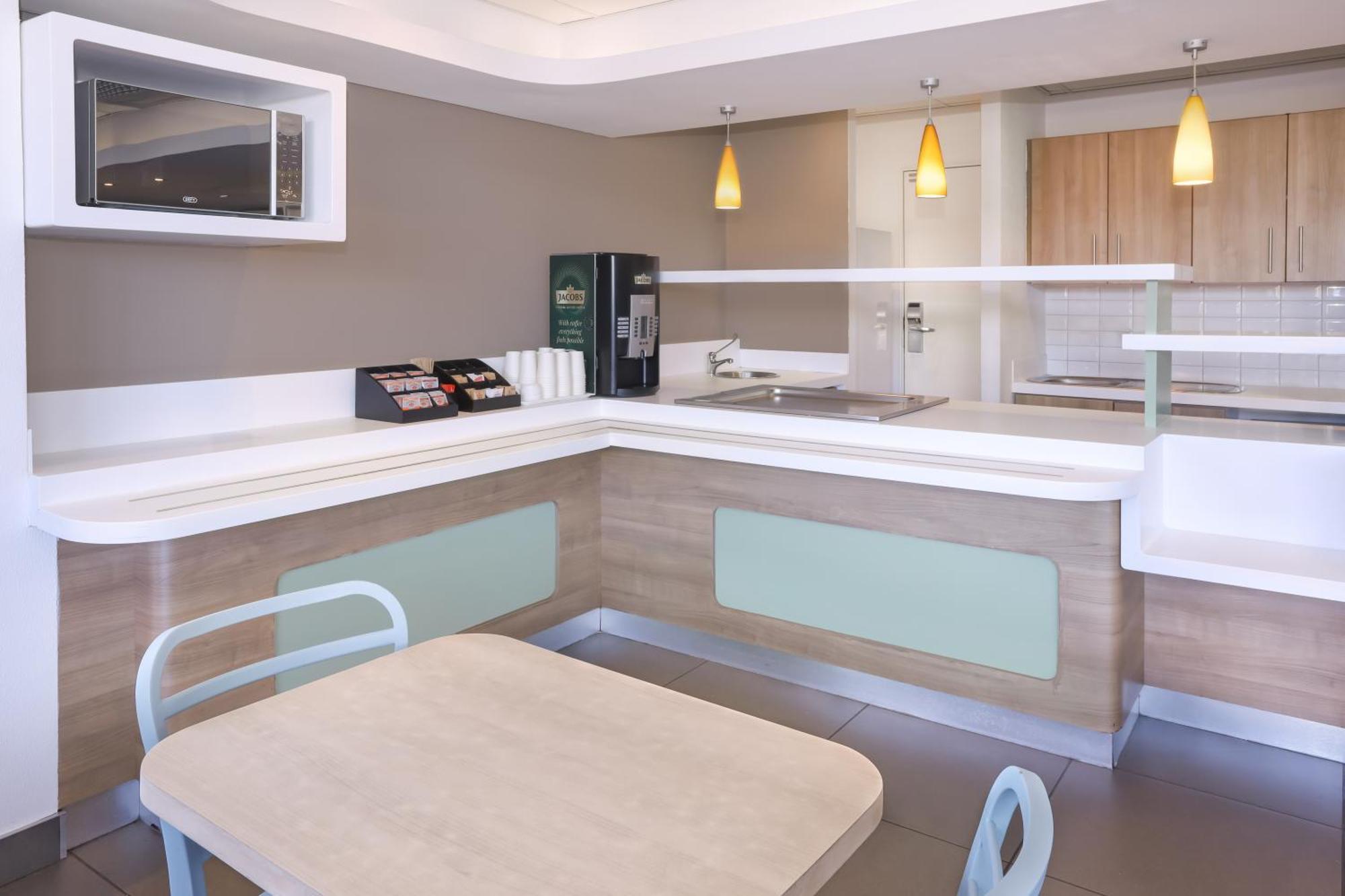Sun1 Milnerton Hotel Кейптаун Екстериор снимка
